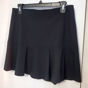 Theory  skirt size 6 deep black  very pretty design excellent condition.